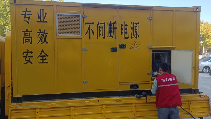 丰宁柴油发电机组和UPS电源配合使用时，如何避免切换过程中的电力中断？